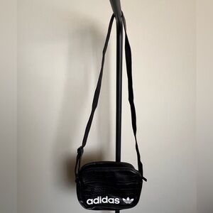 ADIDAS cross over/shoulder bag